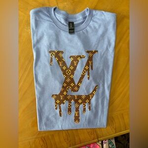 Christmas 🤶 NEW Blue T-Shirt with Dripping LV Logo